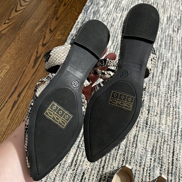 Flats - Picture 2 of 3